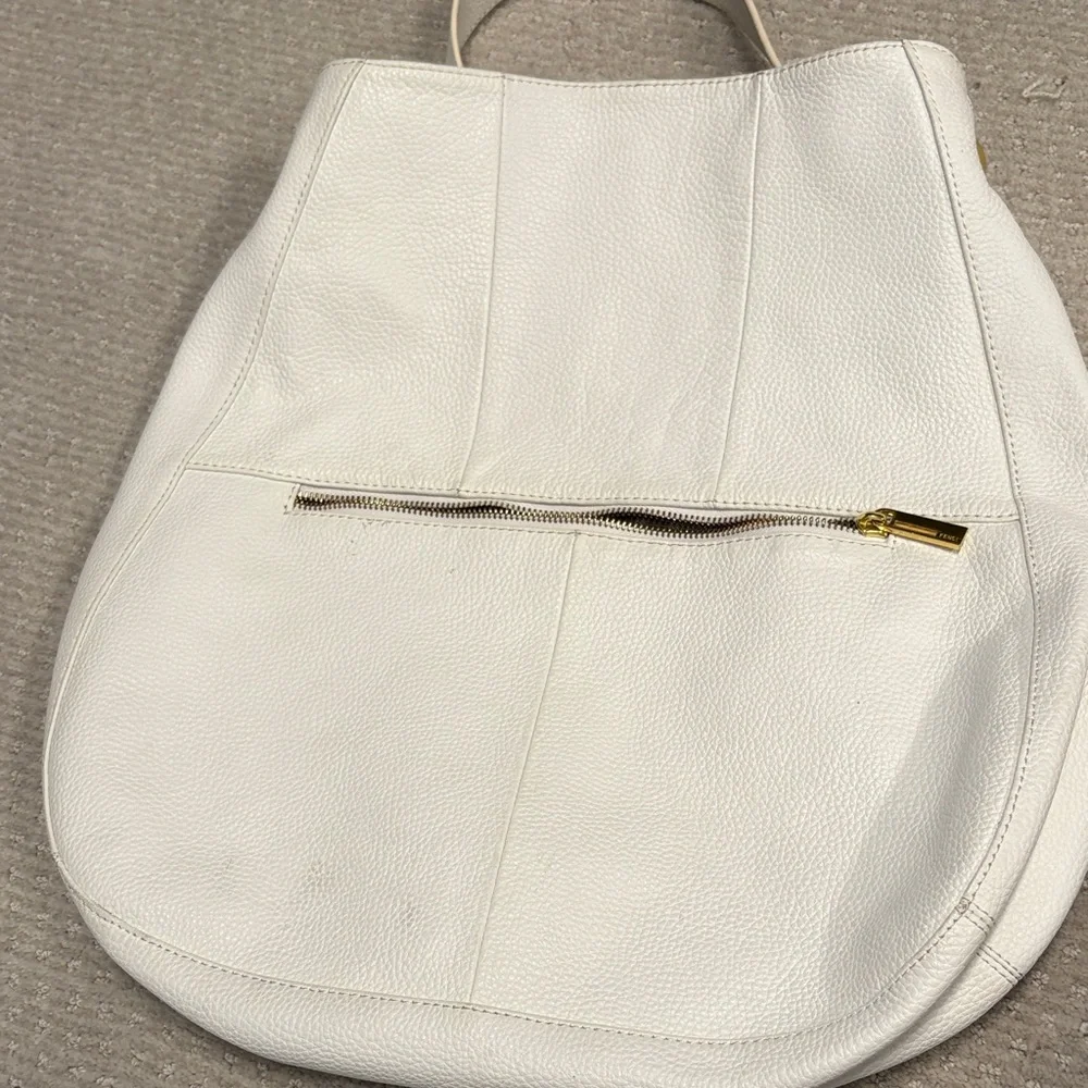 Fendi White Leather Shoulder Bag with Gold Hardware - Picture 8 of 11